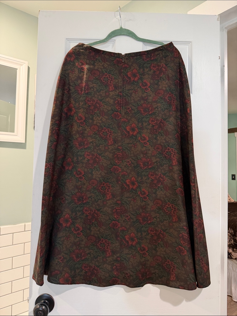 Lauren Ralph Lauren Olive & Burgundy Floral A-Line  Silk Skirt - Picture 9 of 11